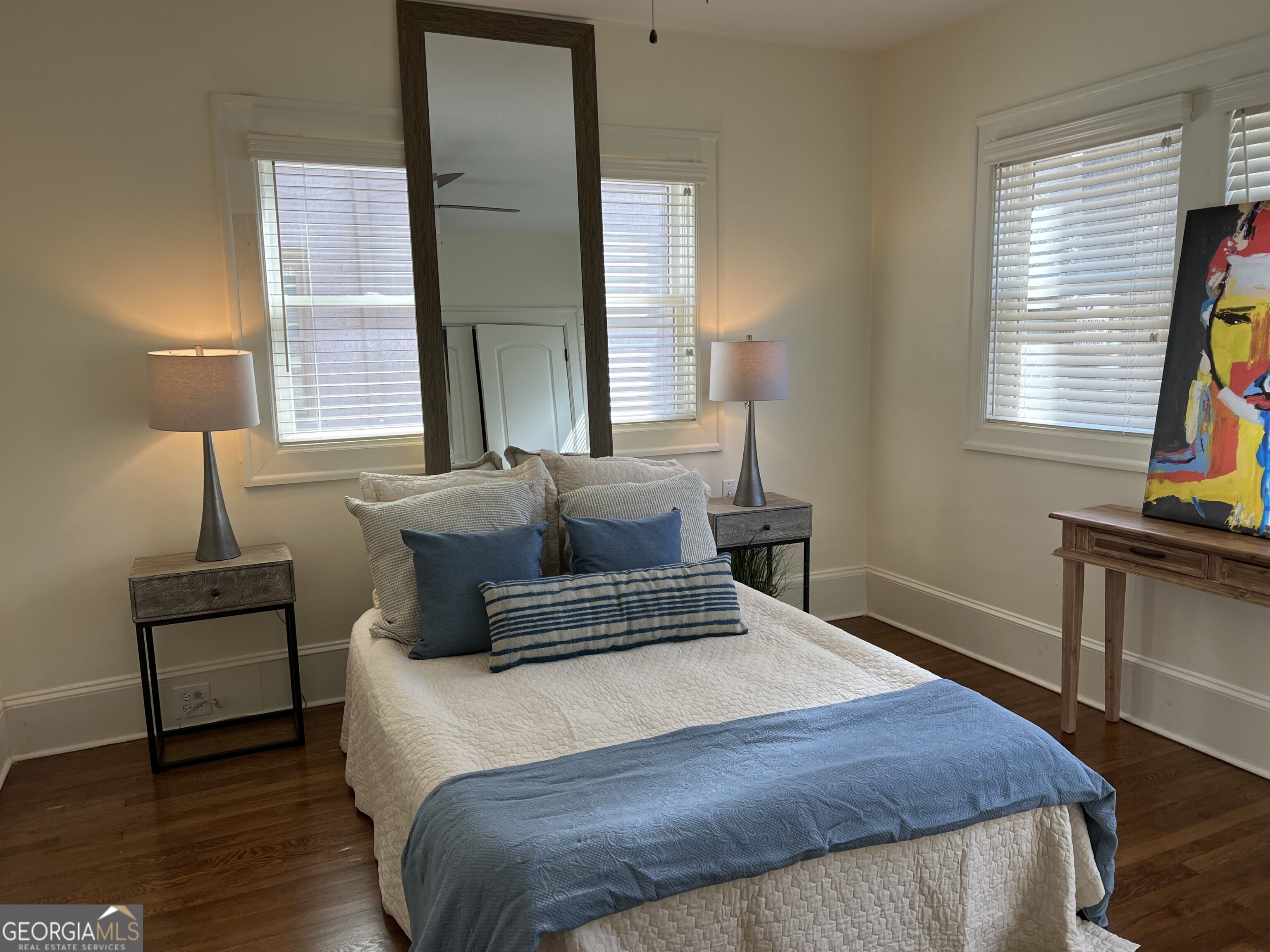 708 Myrtle Street NE