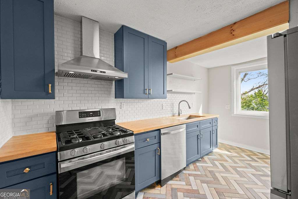 152 1st Street SW