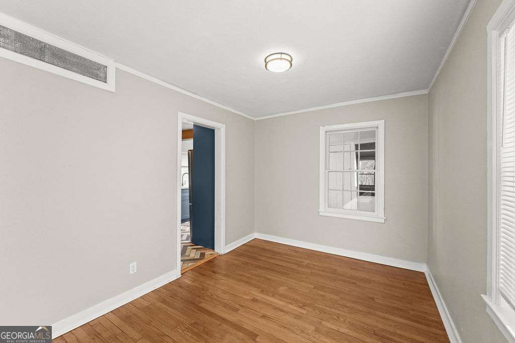 152 1st Street SW