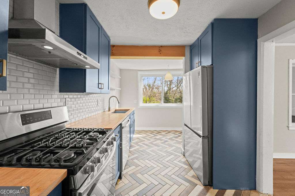 152 1st Street SW