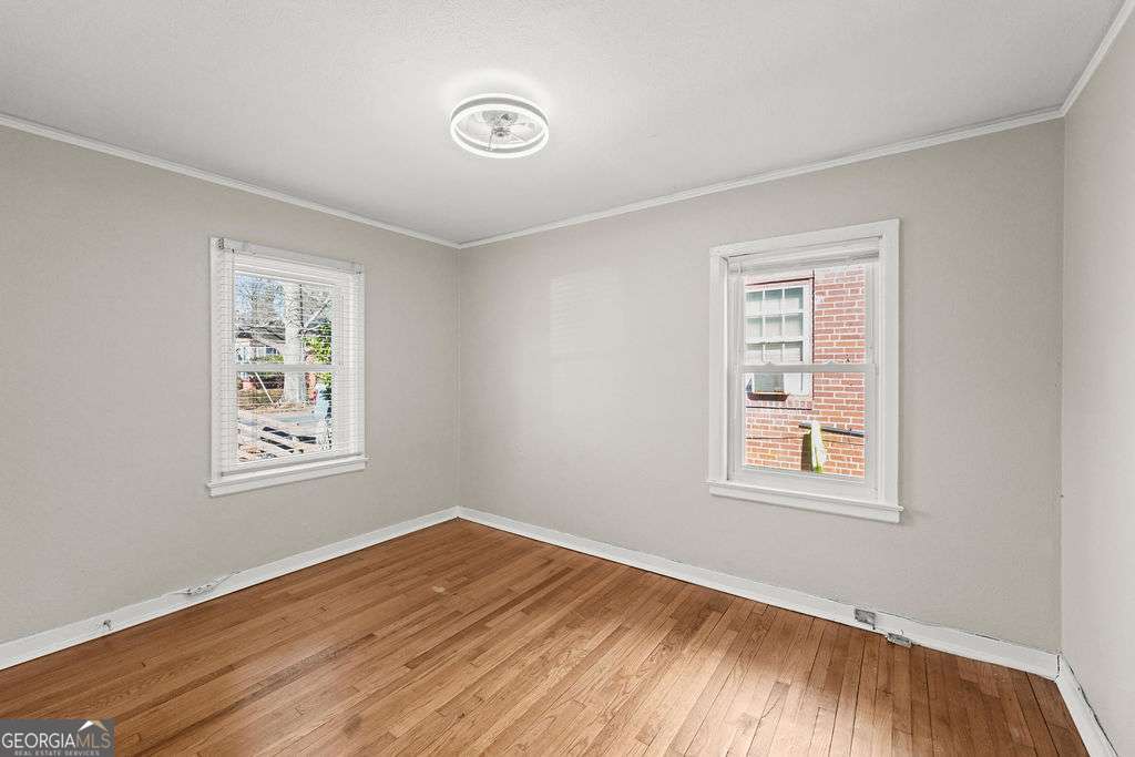 152 1st Street SW