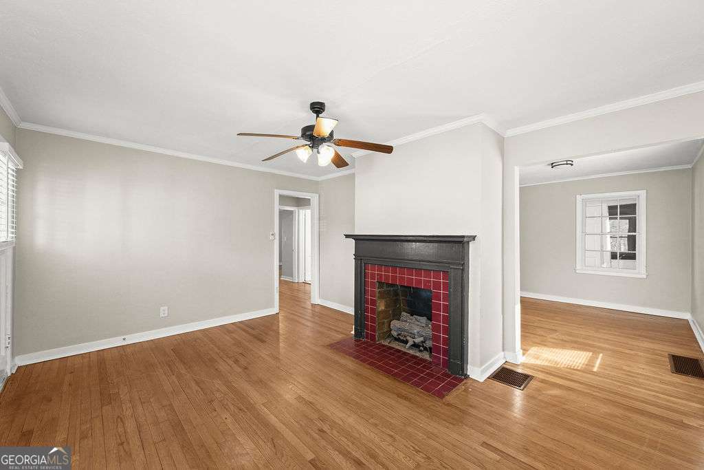152 1st Street SW