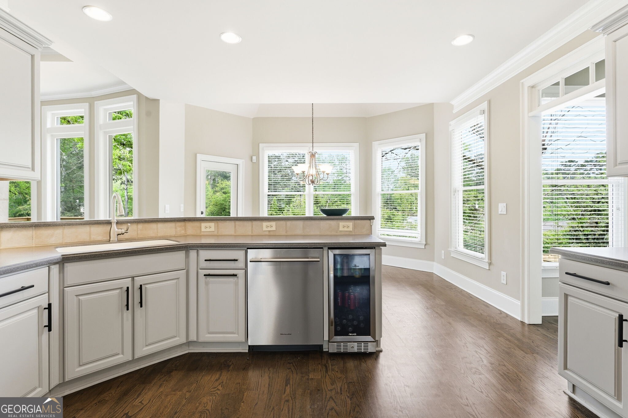 2718 Henderson Summit