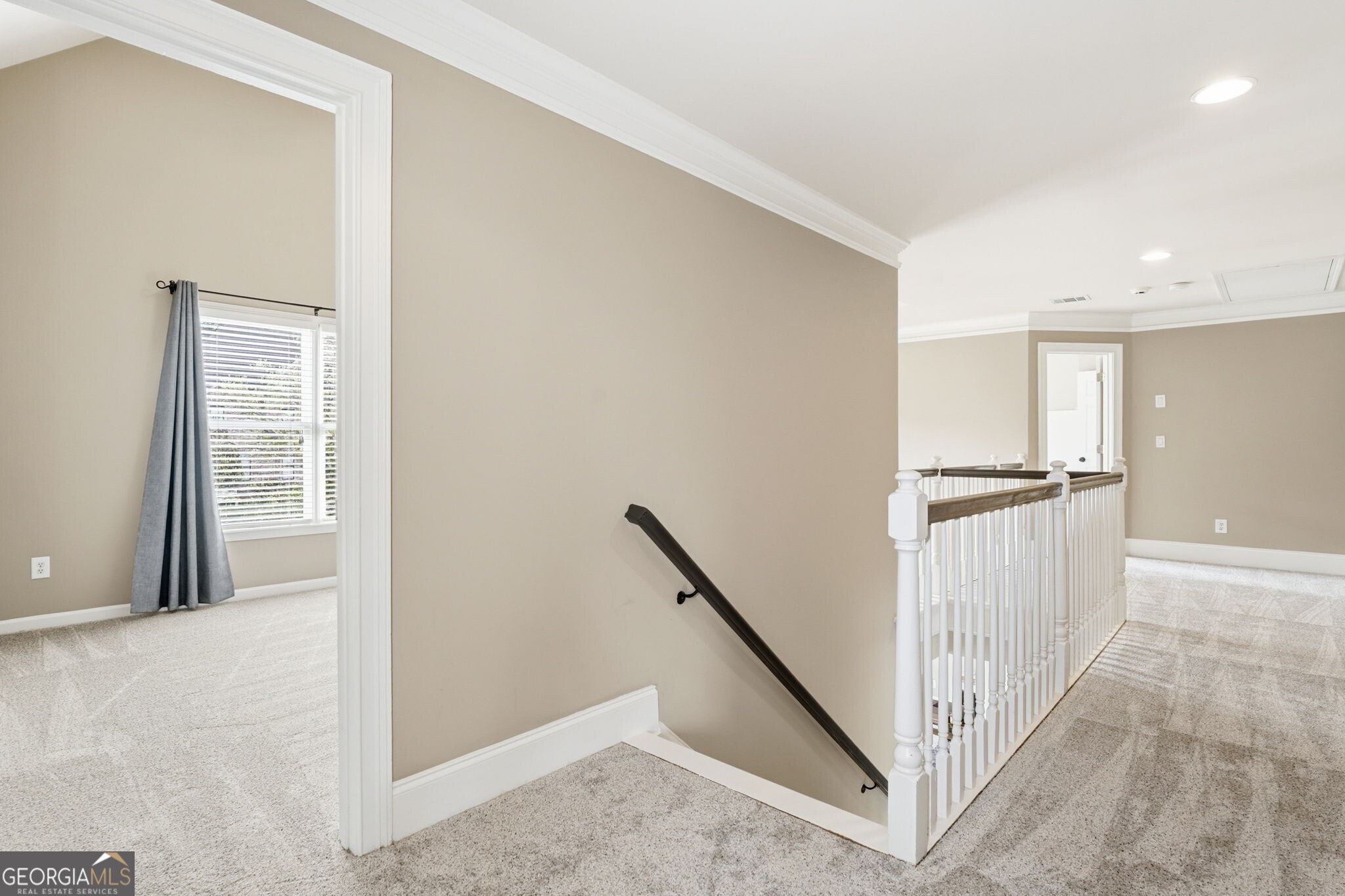 2718 Henderson Summit