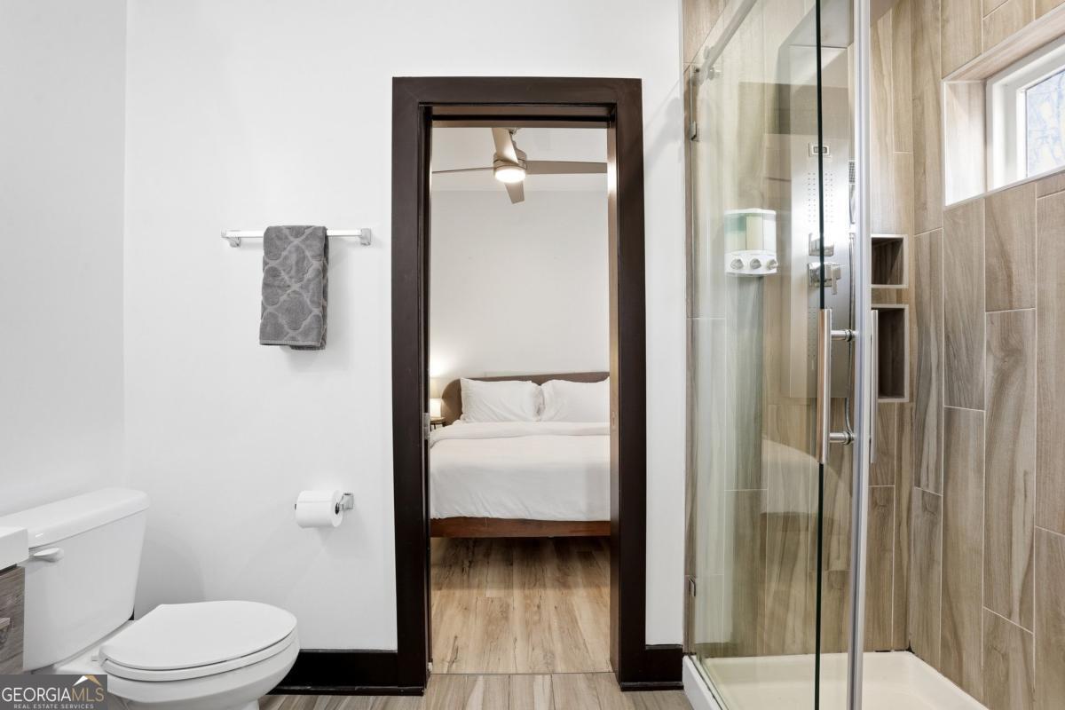 1076 Center Street NW