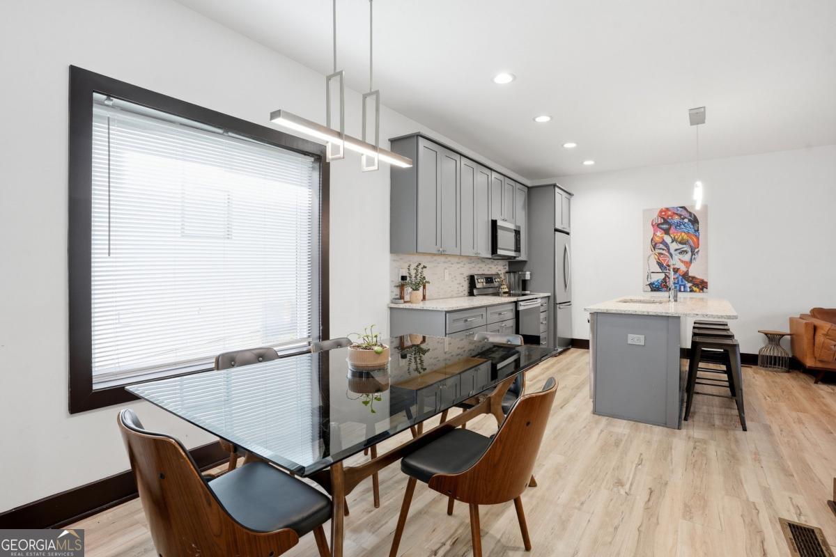 1076 Center Street NW