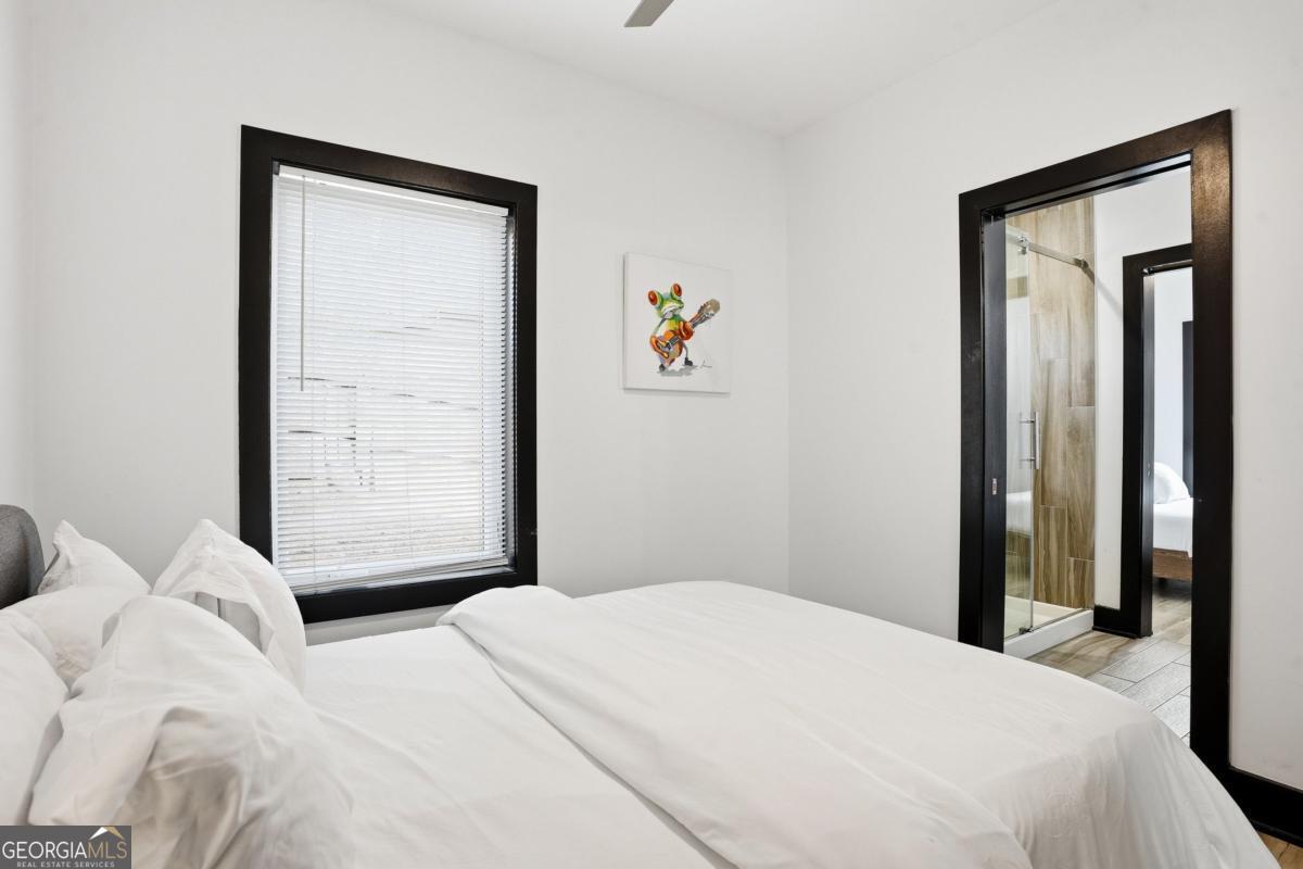 1076 Center Street NW