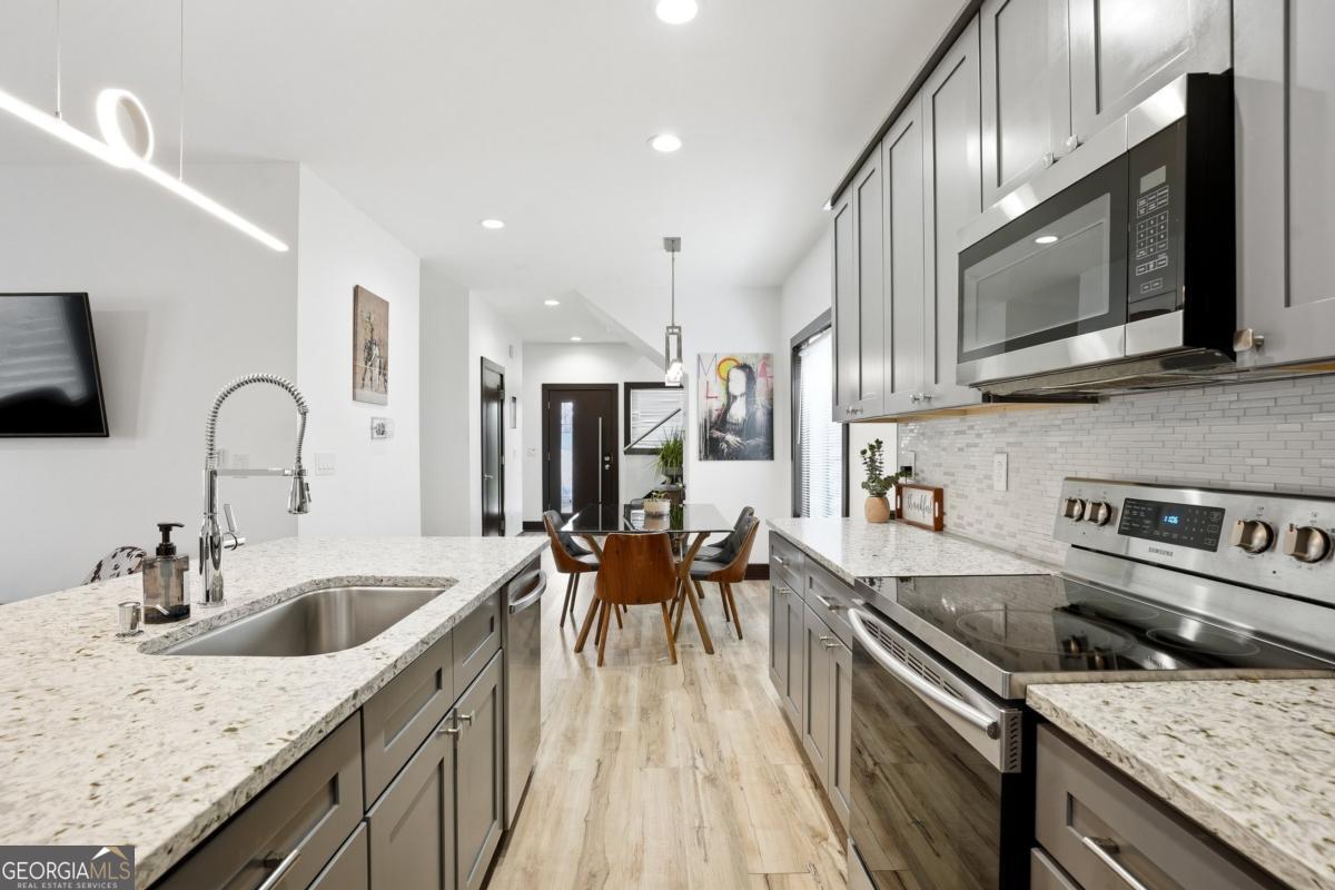 1076 Center Street NW