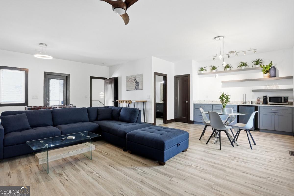 1076 Center Street NW