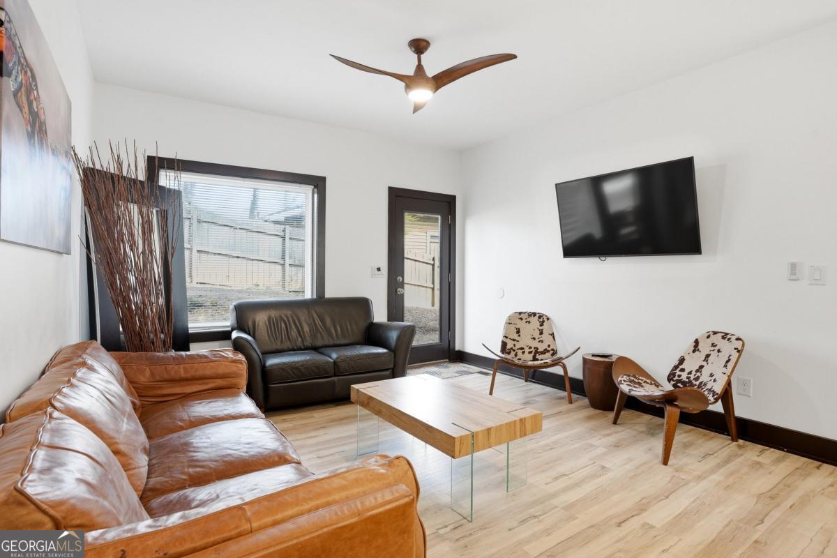 1076 Center Street NW