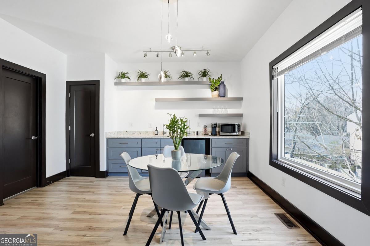 1076 Center Street NW