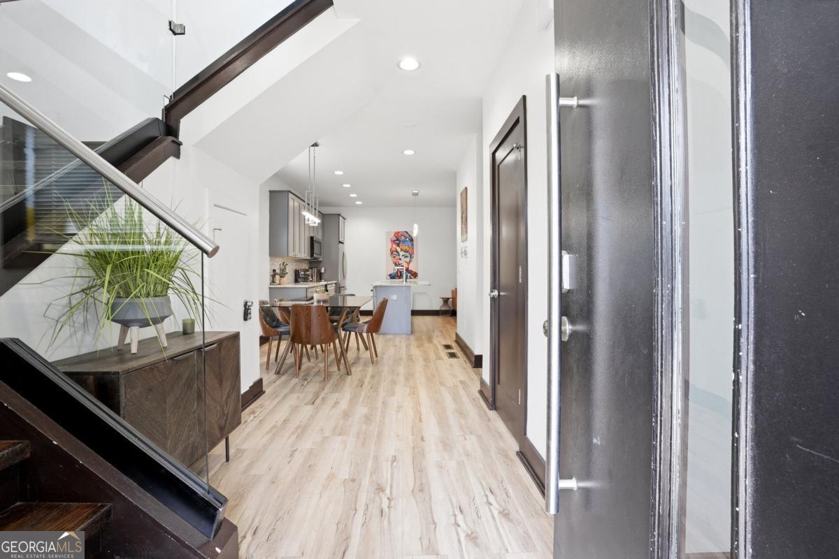 1076 Center Street NW