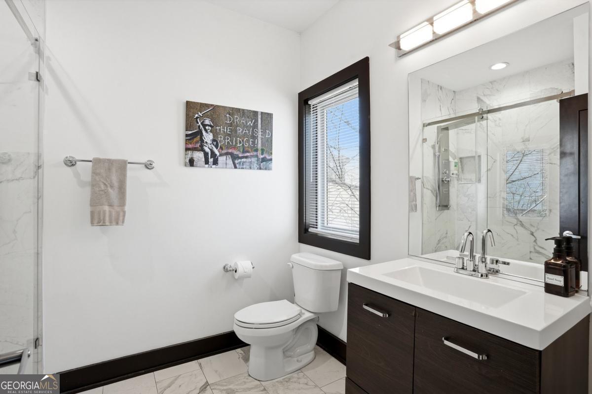 1076 Center Street NW