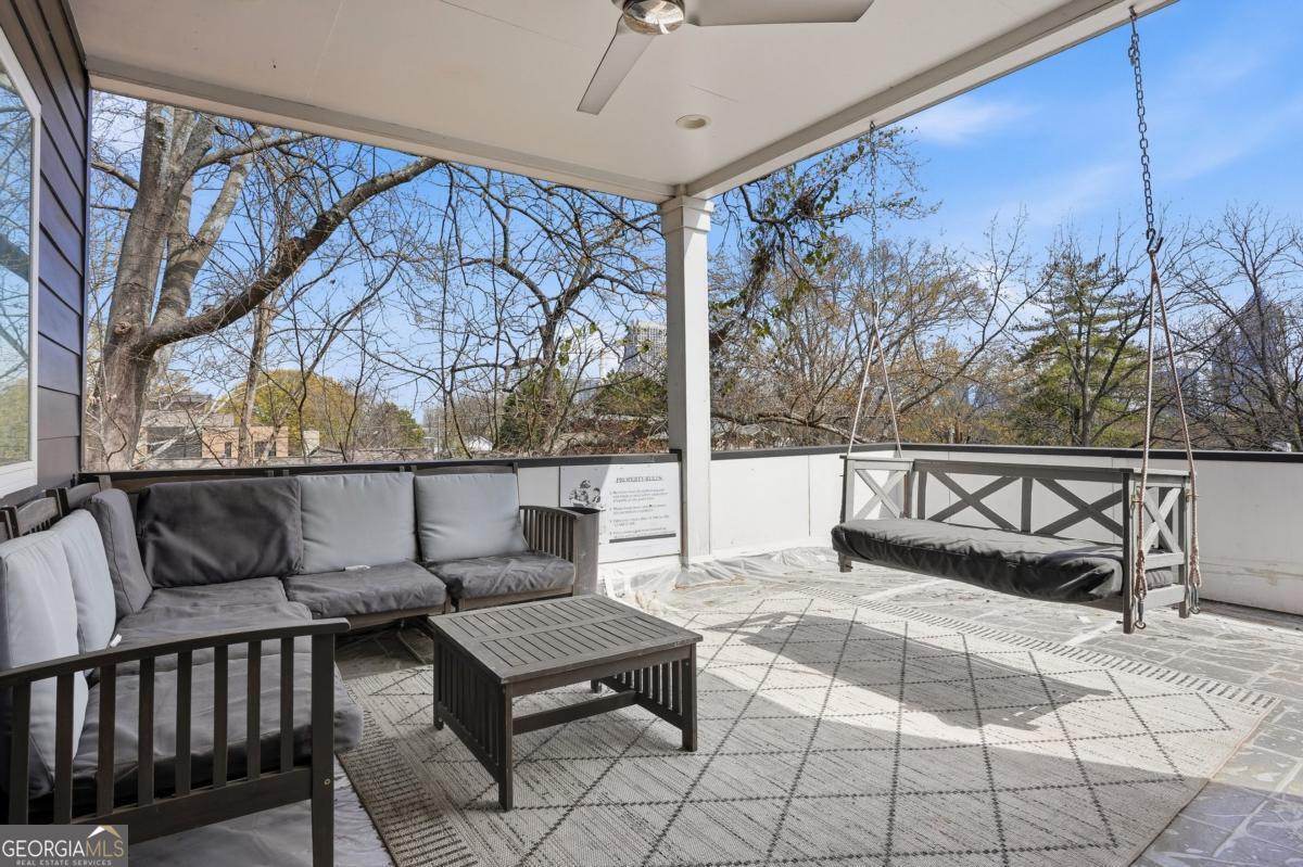 1076 Center Street NW