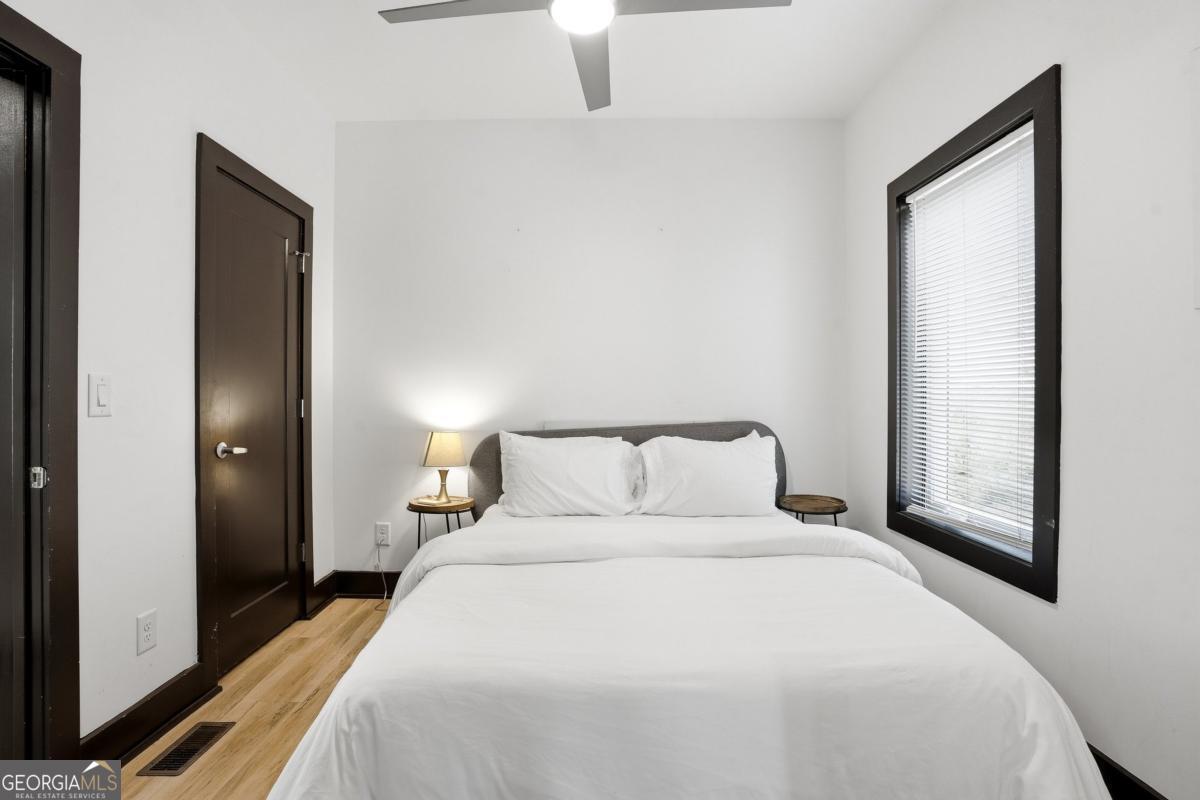 1076 Center Street NW