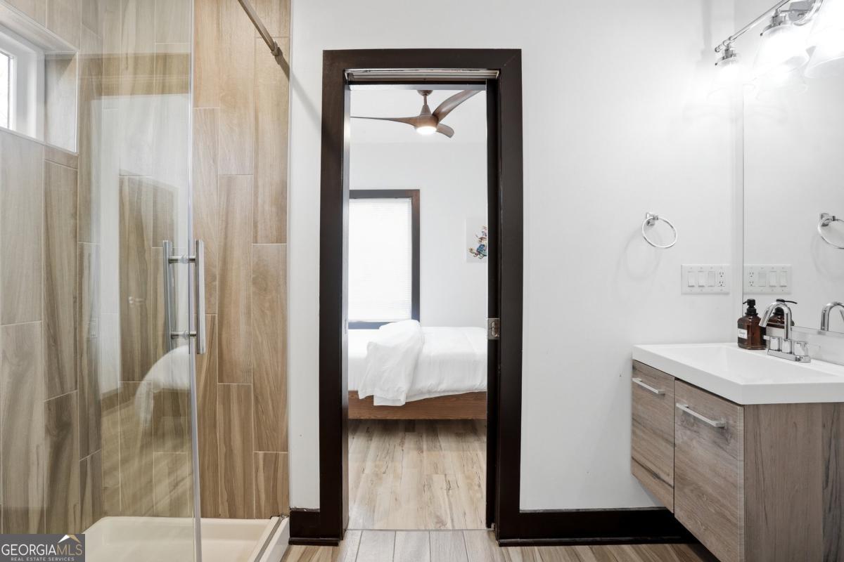 1076 Center Street NW