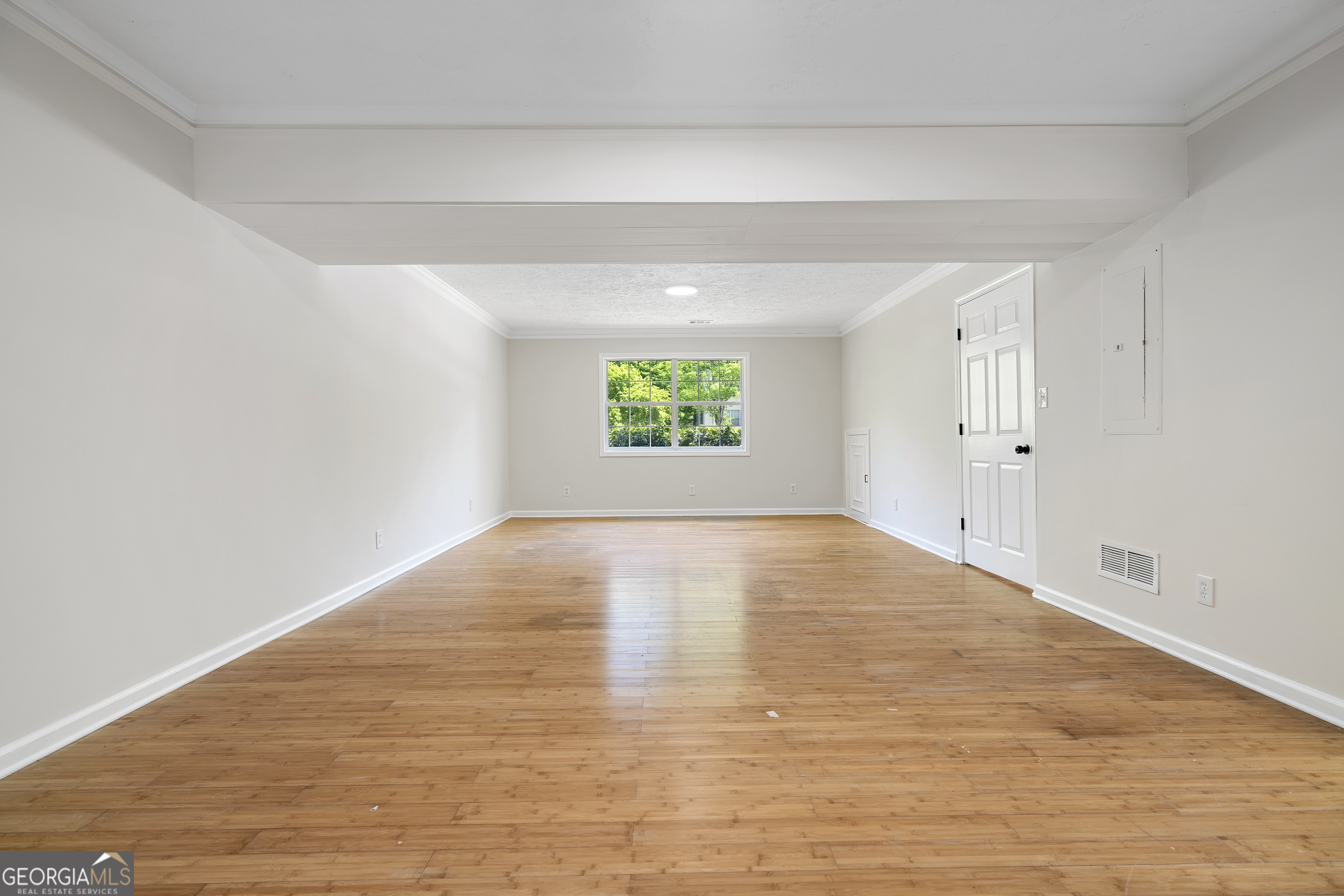 870 Long Branch Circle