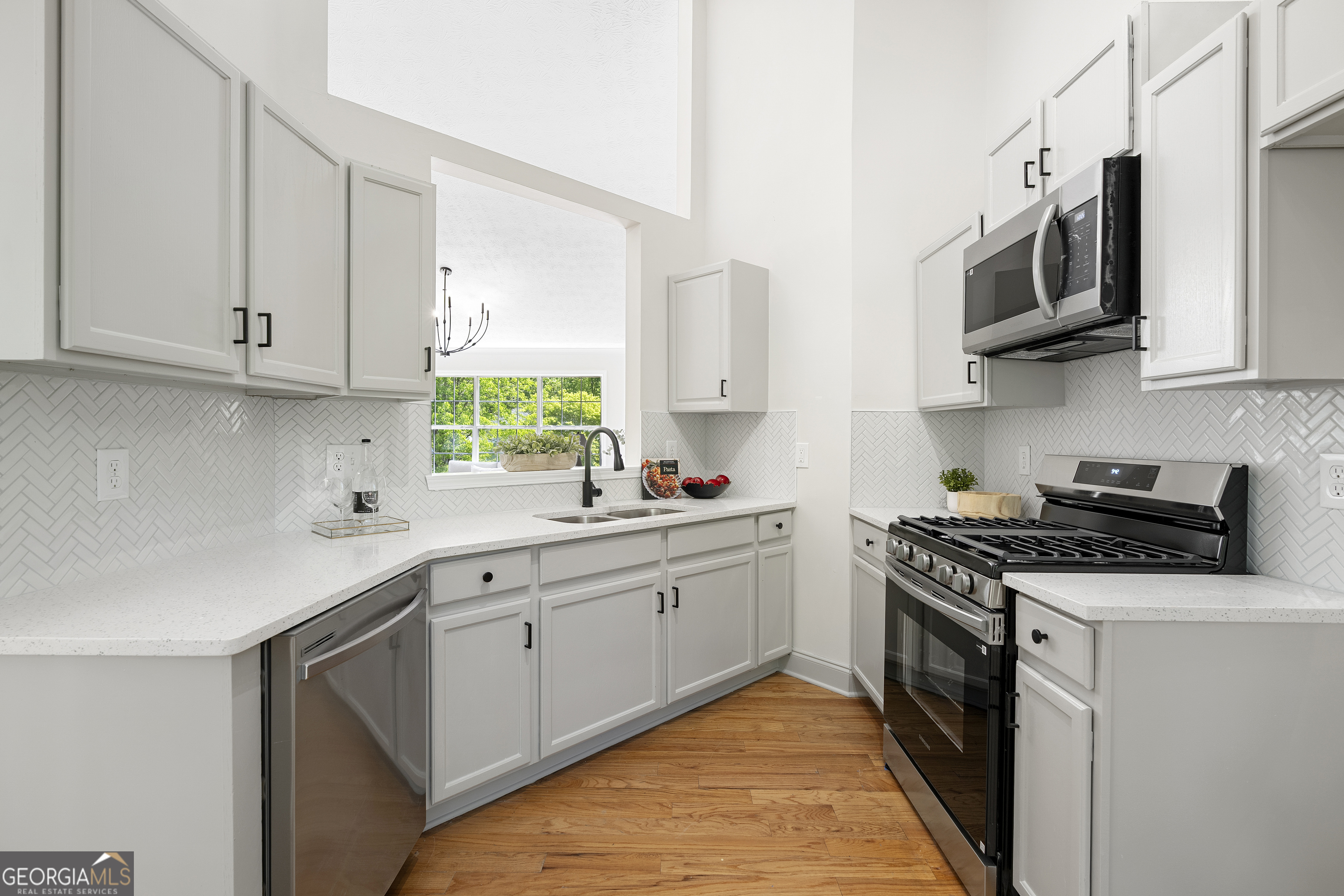 870 Long Branch Circle