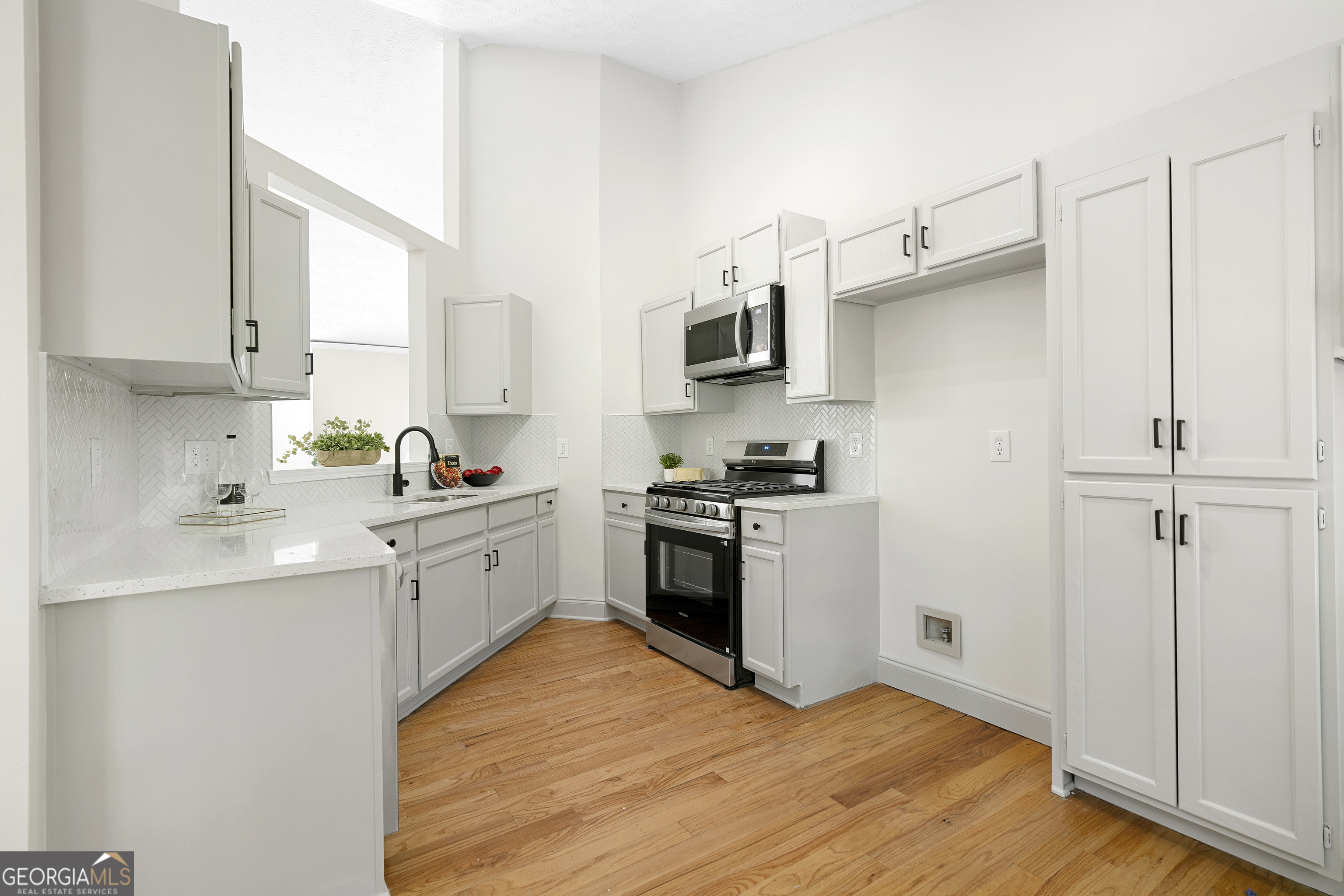 870 Long Branch Circle