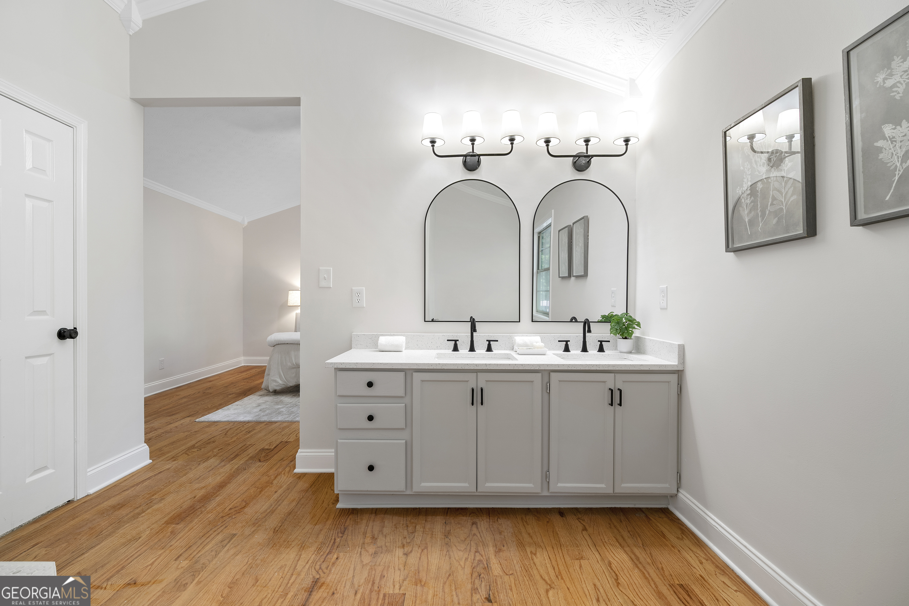 870 Long Branch Circle