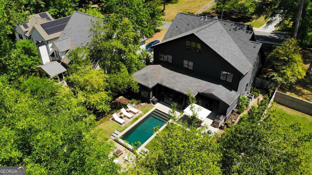 2420 Wawona Drive NE