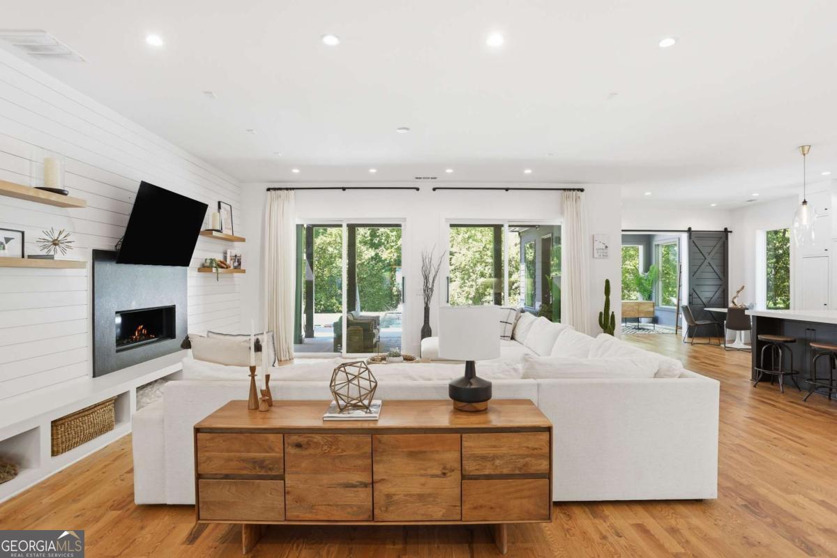 2420 Wawona Drive NE