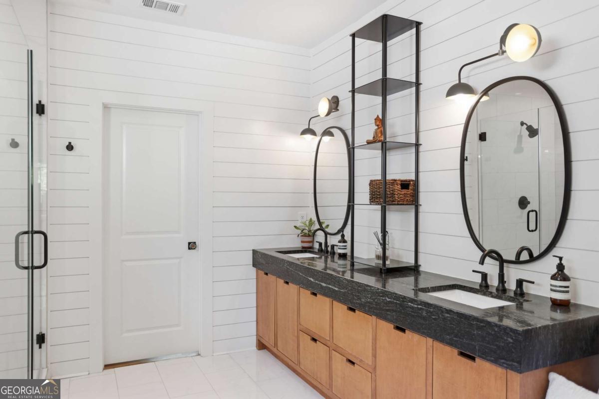 2420 Wawona Drive NE