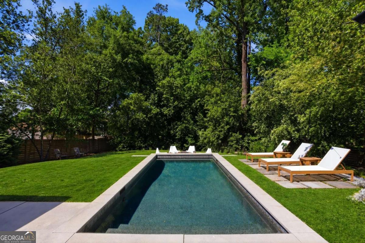 2420 Wawona Drive NE