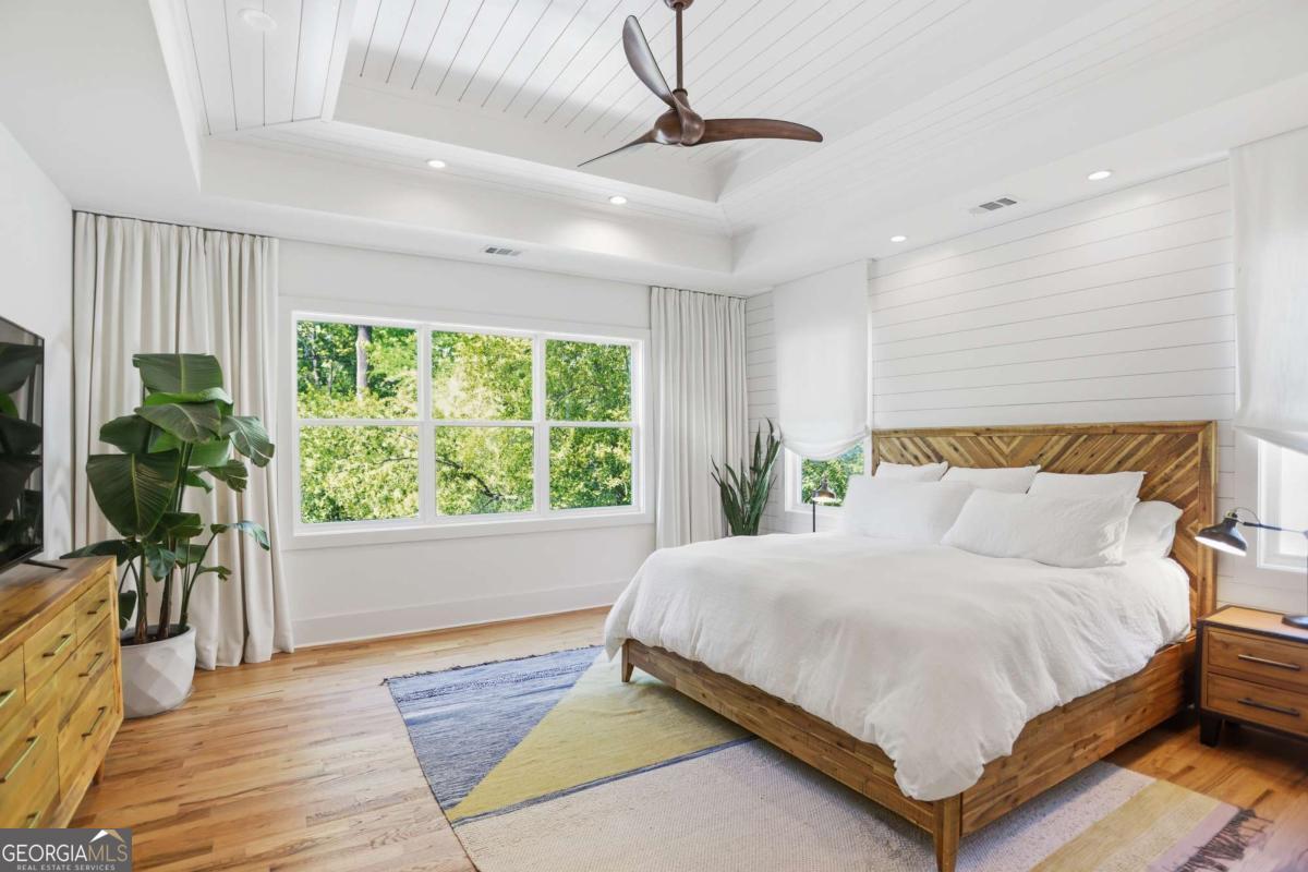 2420 Wawona Drive NE