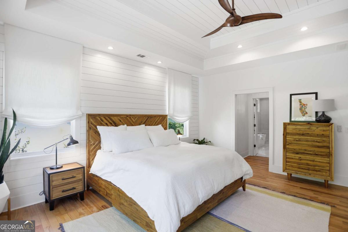 2420 Wawona Drive NE