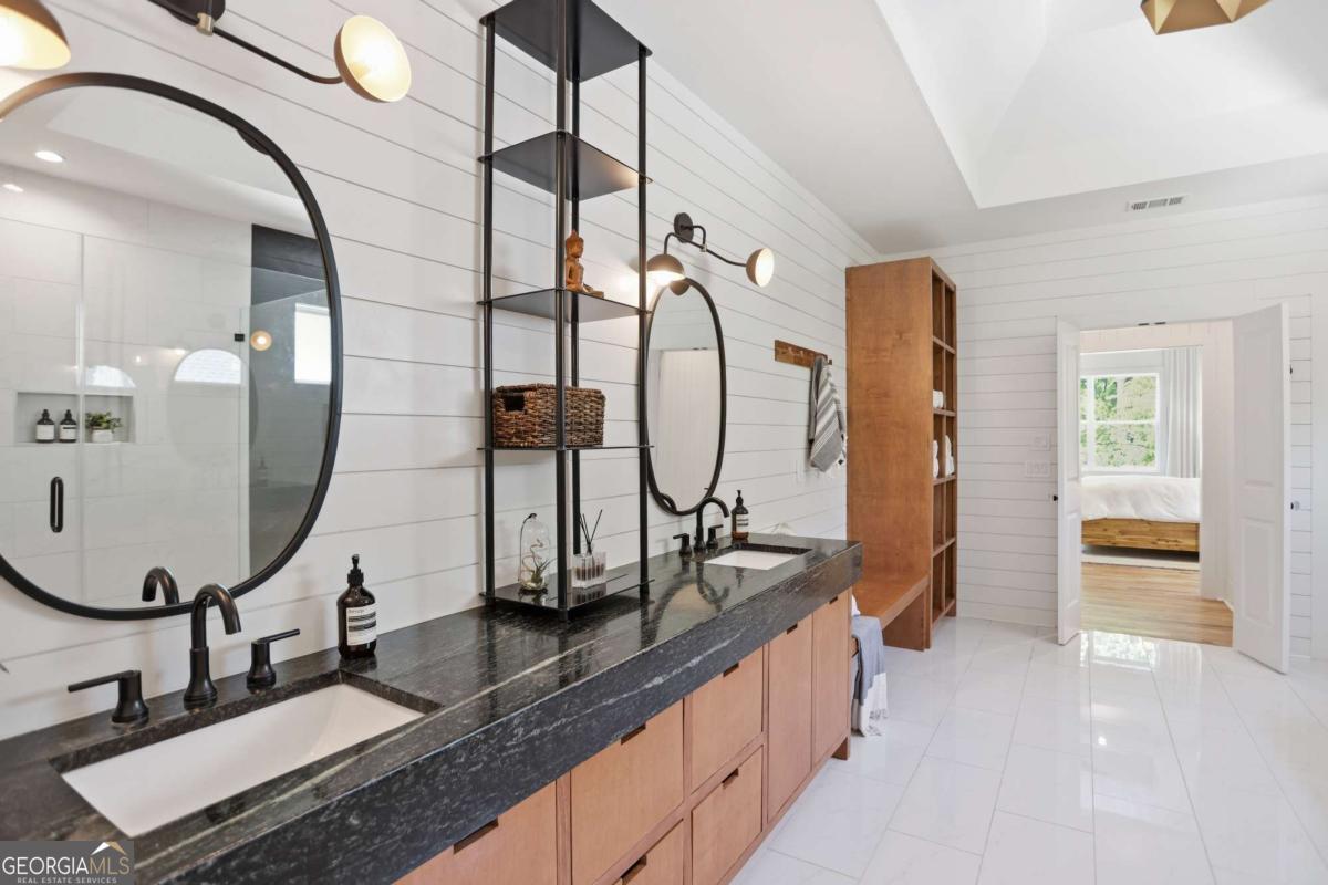 2420 Wawona Drive NE