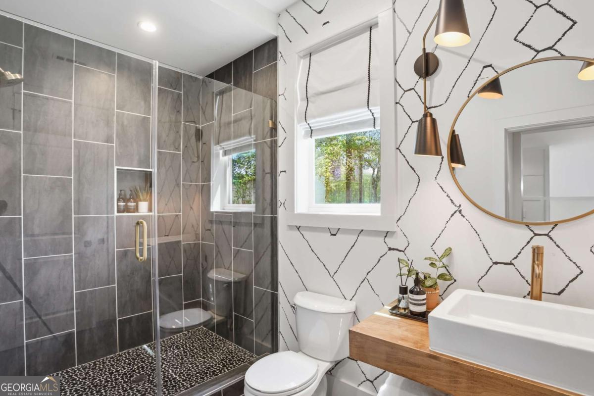 2420 Wawona Drive NE