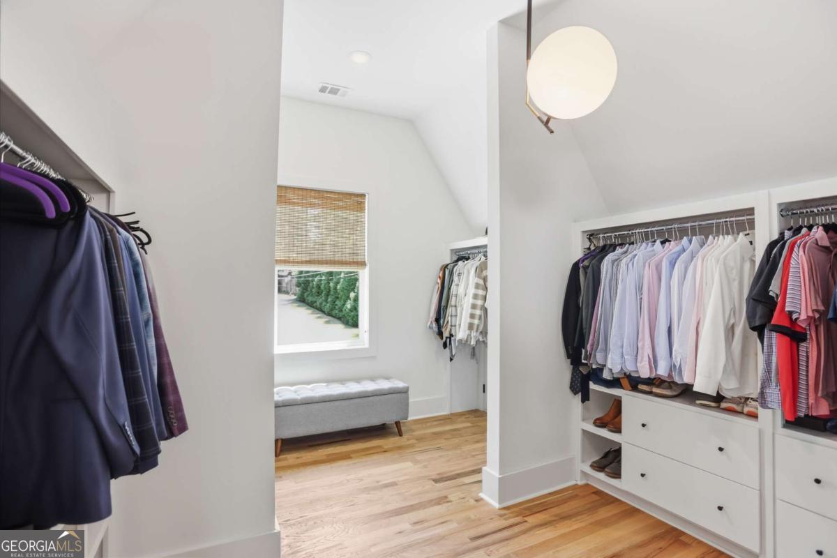 2420 Wawona Drive NE