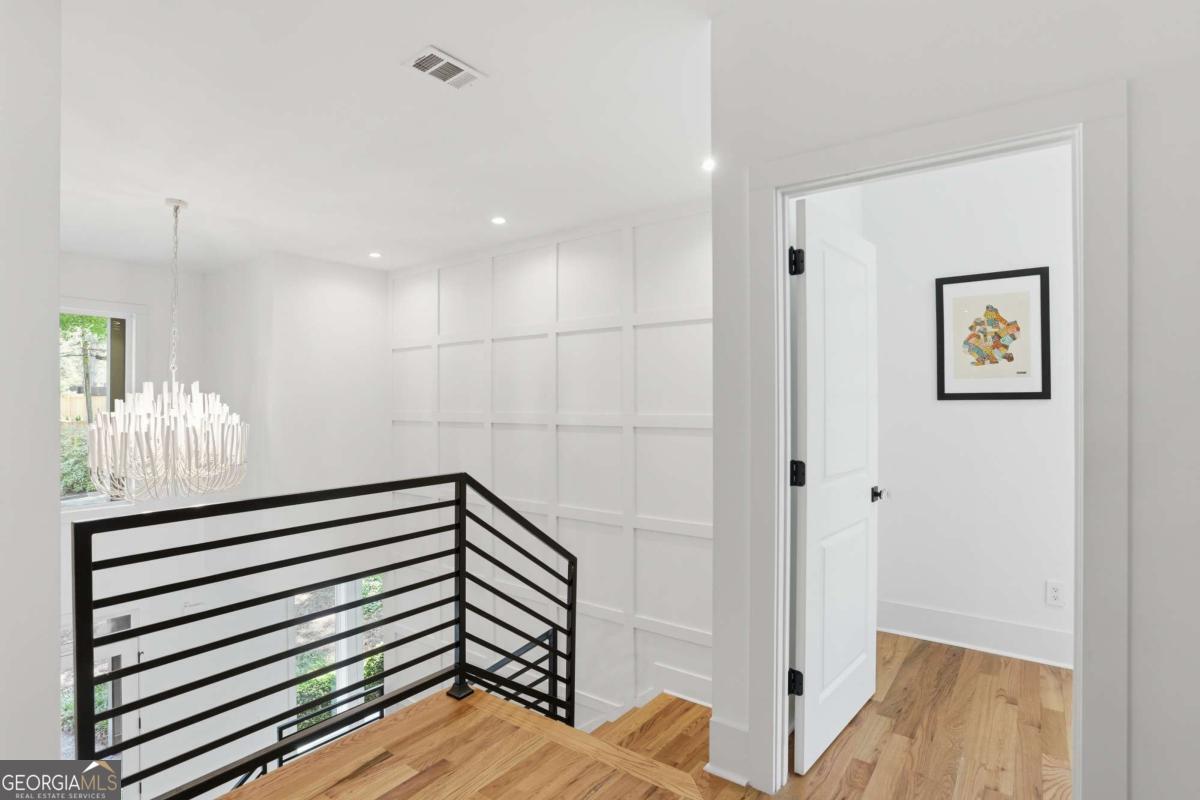 2420 Wawona Drive NE