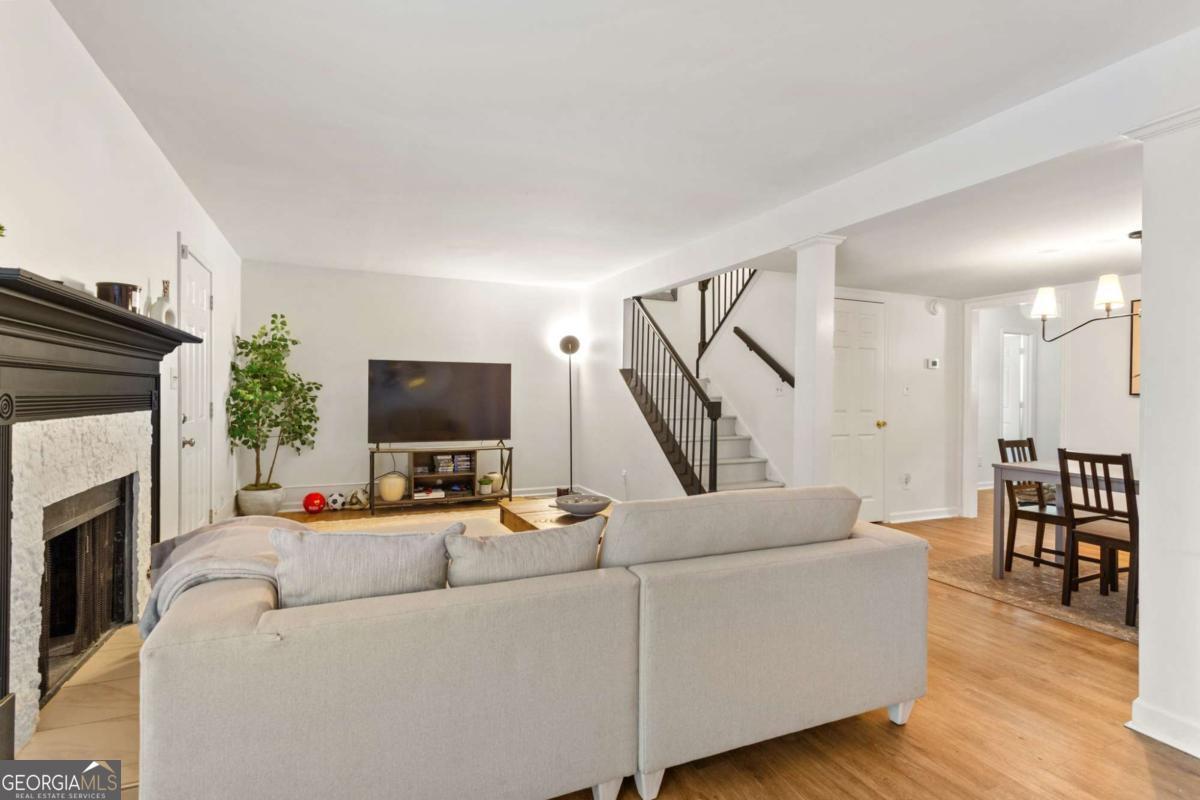 874 Baltimore Place SW