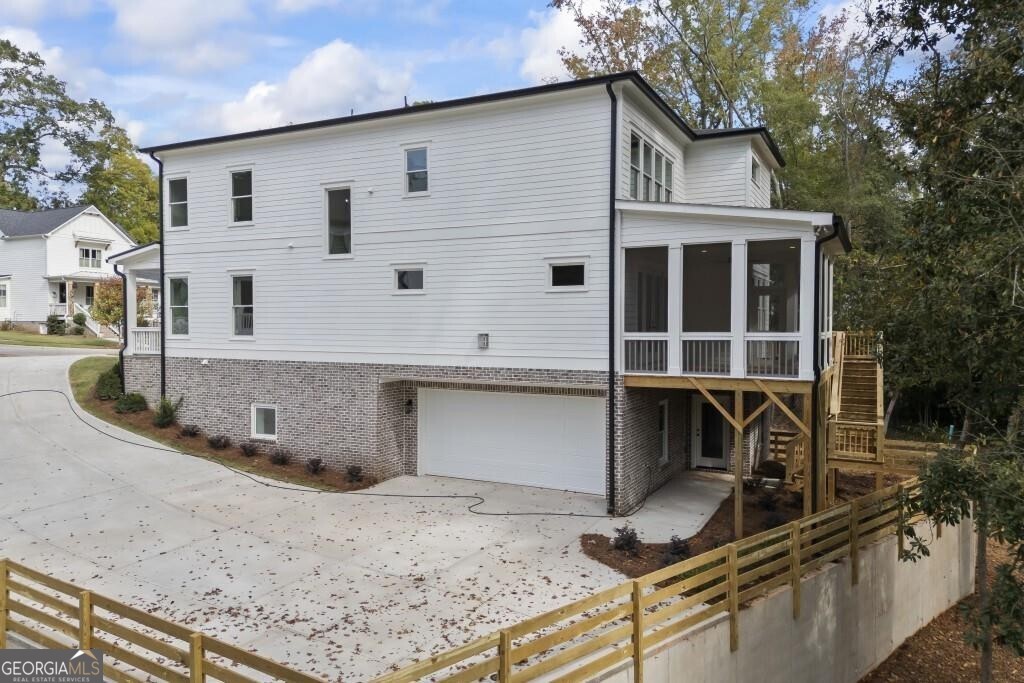 611 Foster Park Lane