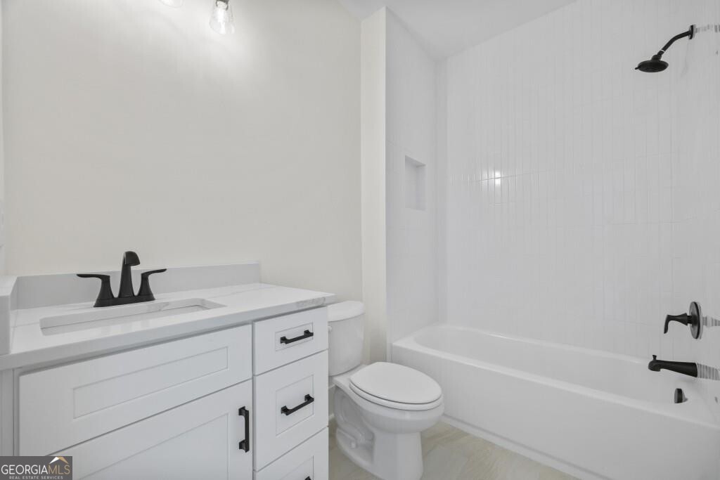 611 Foster Park Lane