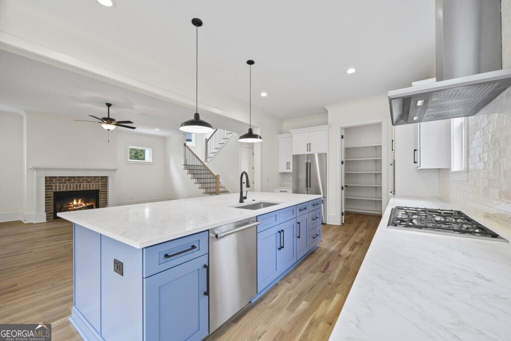 611 Foster Park Lane