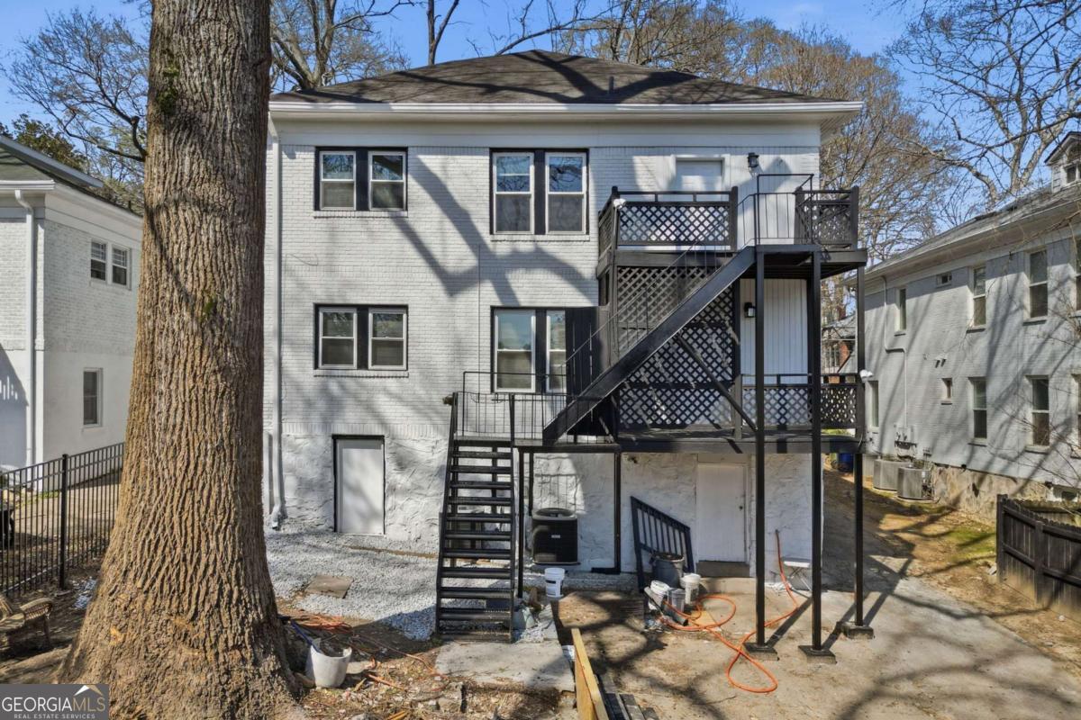 393 8th Street NE