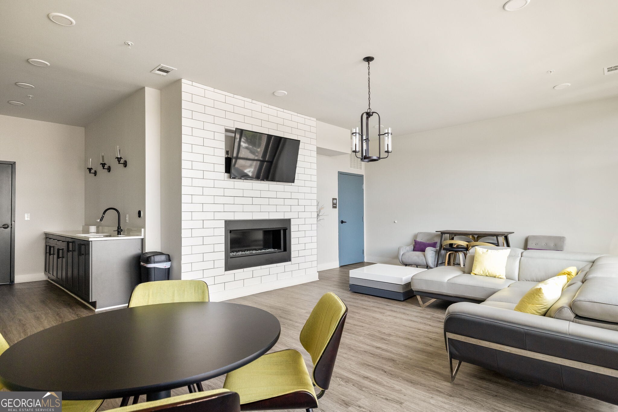 764 Memorial Drive SE # 15