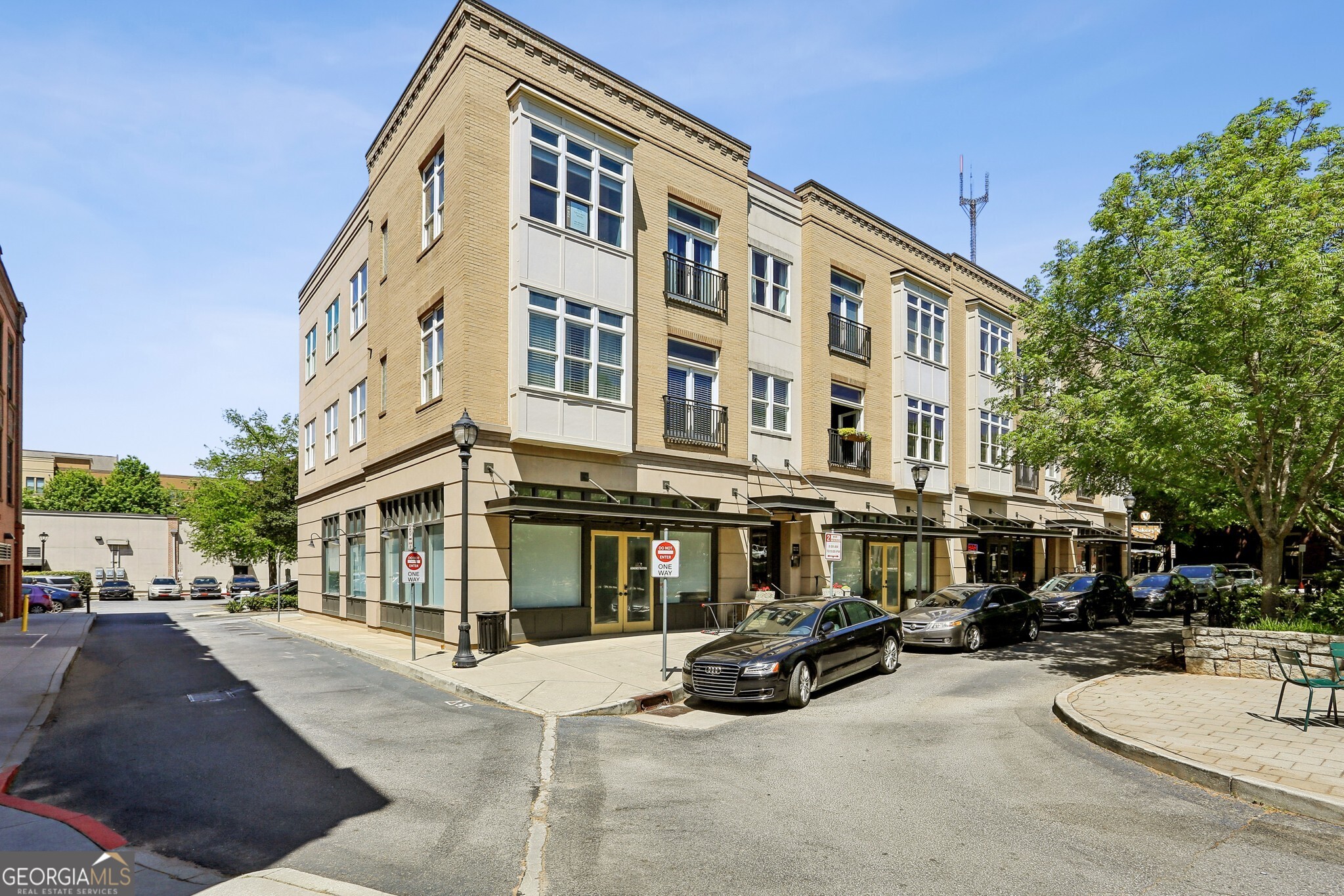 933 Garrett Street SE # 306