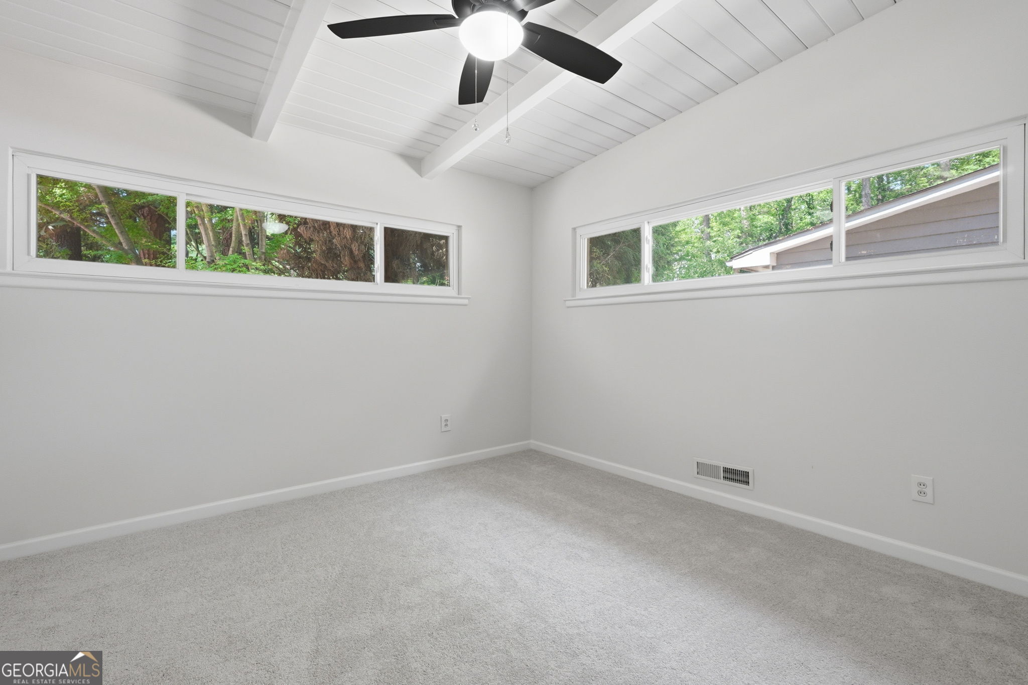 1963 Forest Green Drive NE