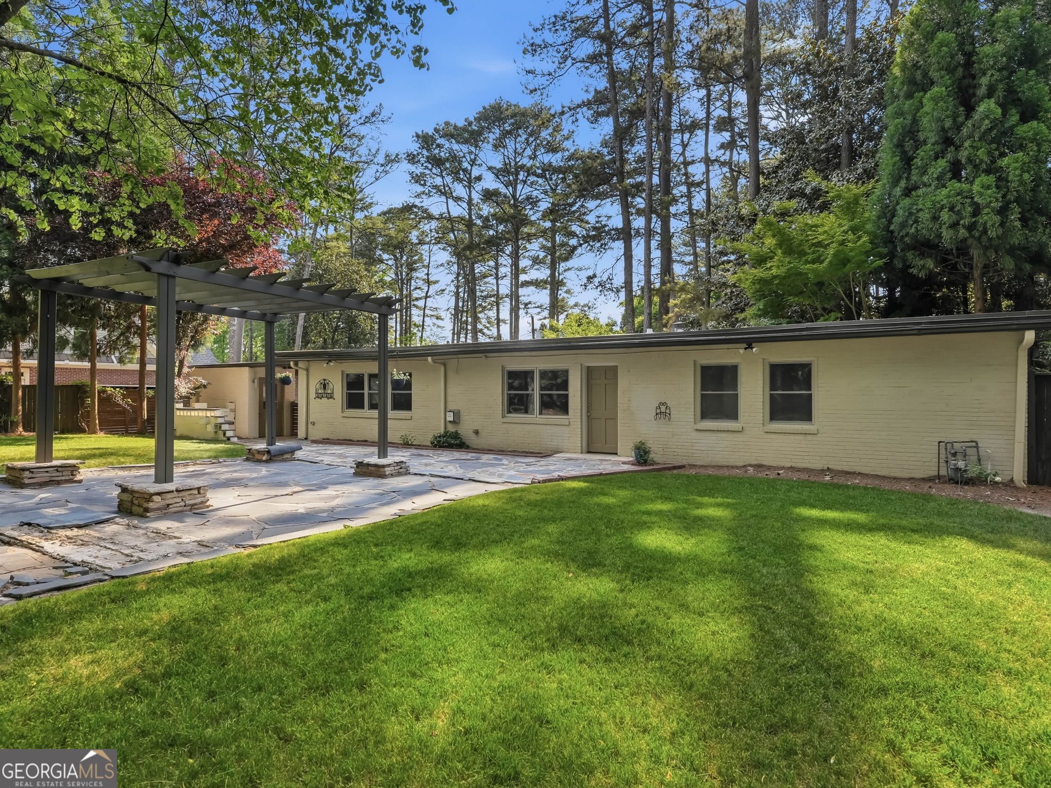 1963 Forest Green Drive NE