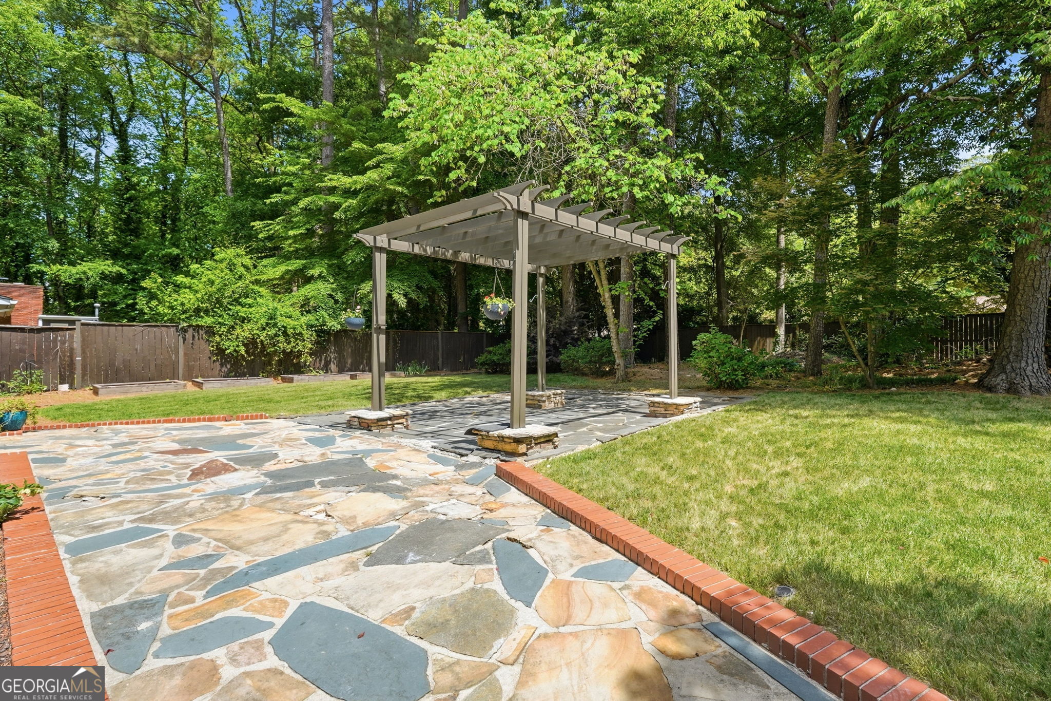 1963 Forest Green Drive NE