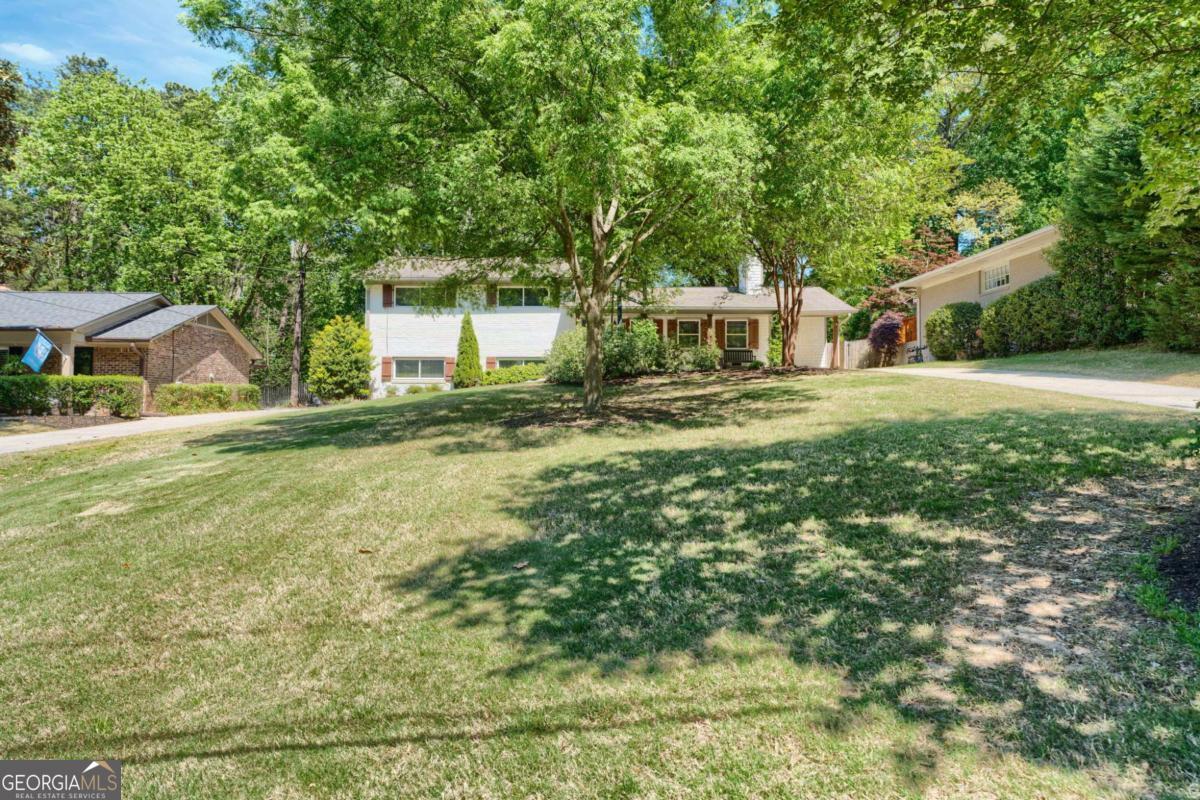 2630 Cove Circle NE