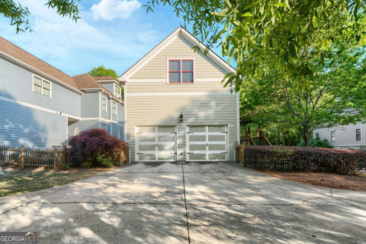 2594 Old Roswell Road SE