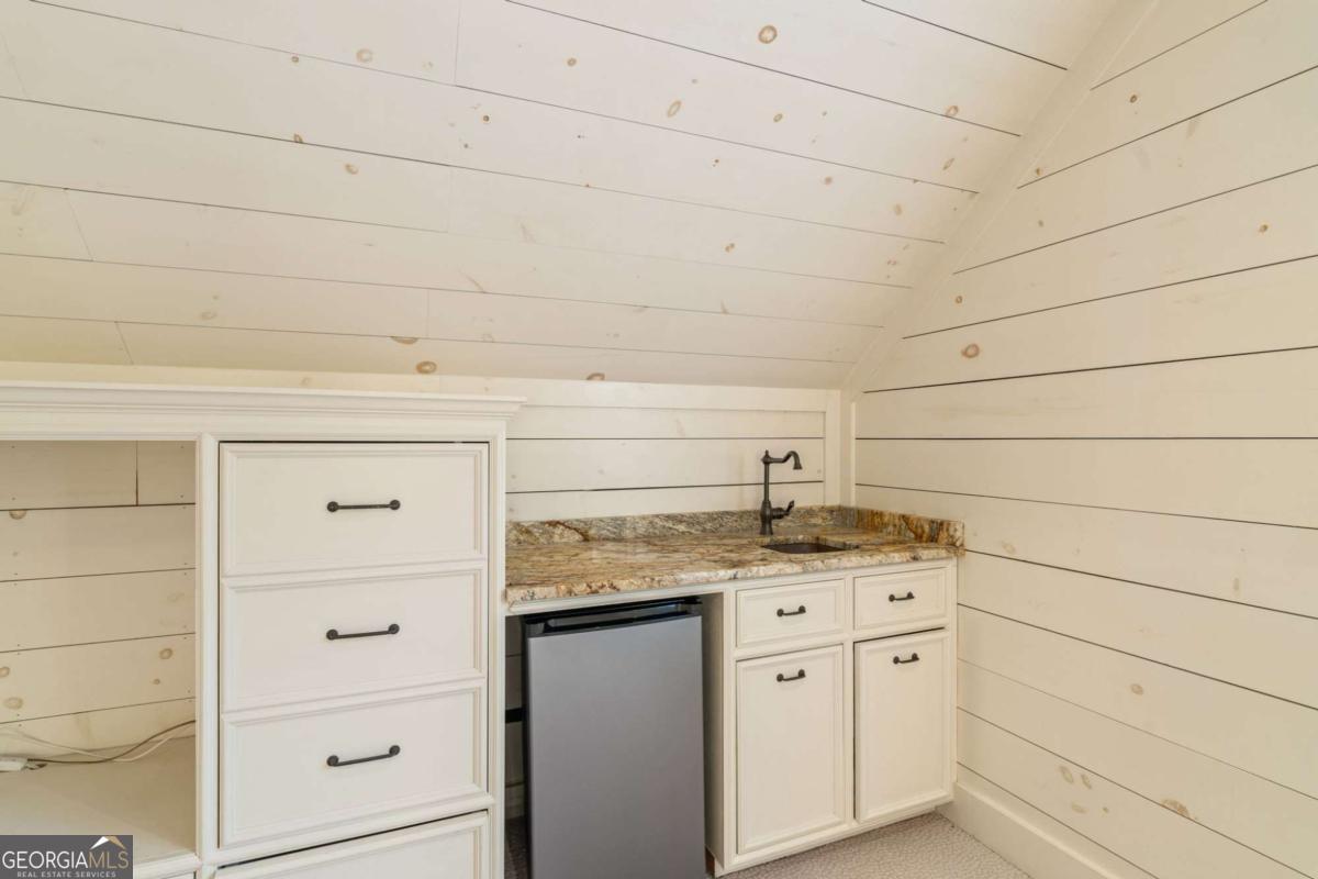 2594 Old Roswell Road SE