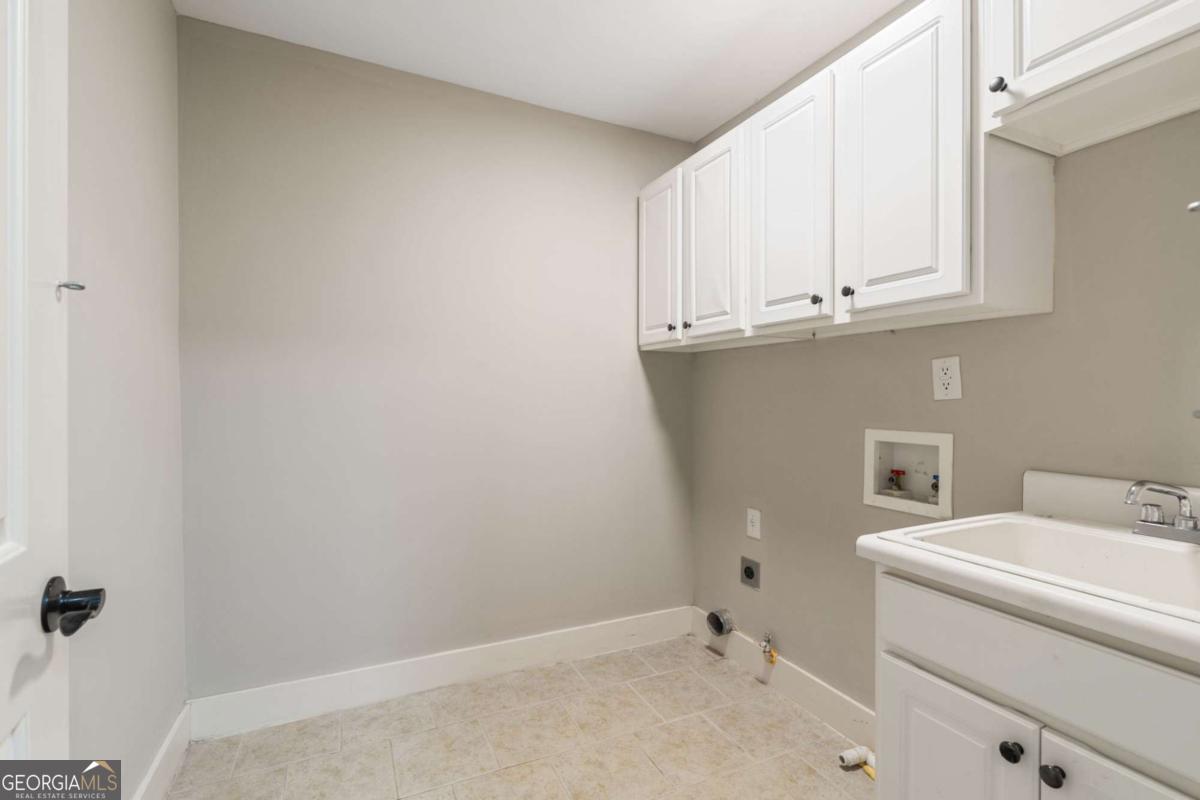 2594 Old Roswell Road SE