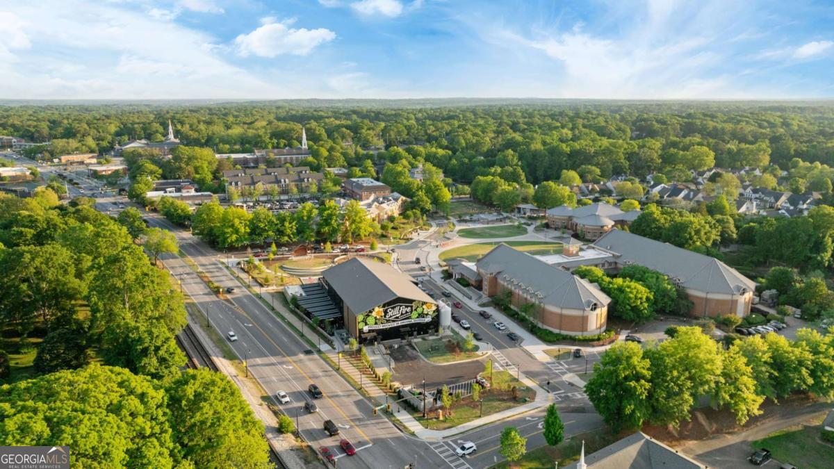 2594 Old Roswell Road SE