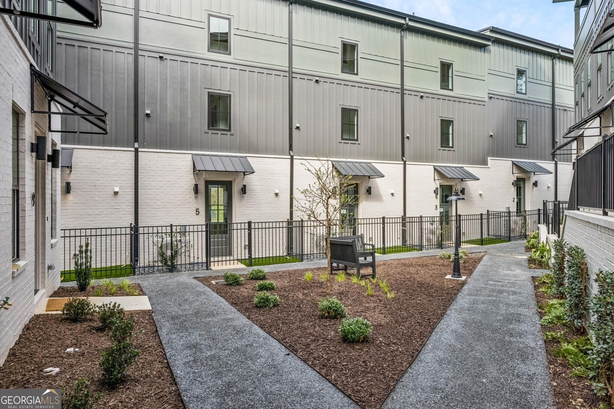 1160 Boulevard SE # 2